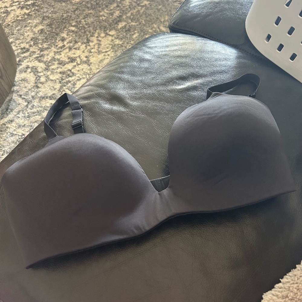 SKIMS bra 38D